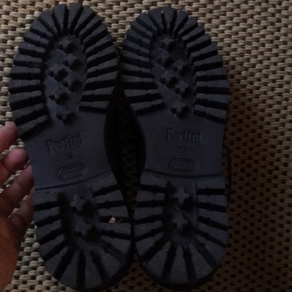 Shoes - Picture 6 of 6